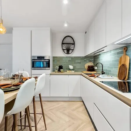 Albane - Modern 2 Bedroom In Apartment *