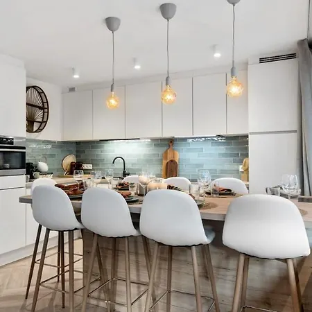 Albane - Modern 2 Bedroom In Apartment