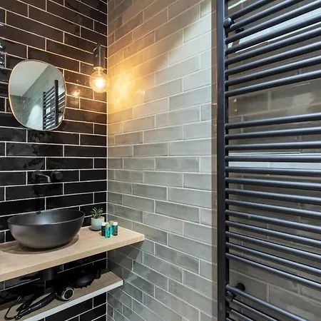 Albane - Modern 2 Bedroom In